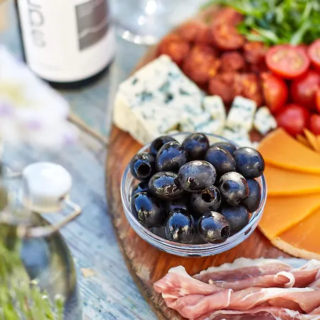 מלון Patzay Borhotel 3*